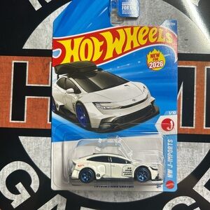 Hot Wheels White and Blue Sports Car (Error missing top storage rack)